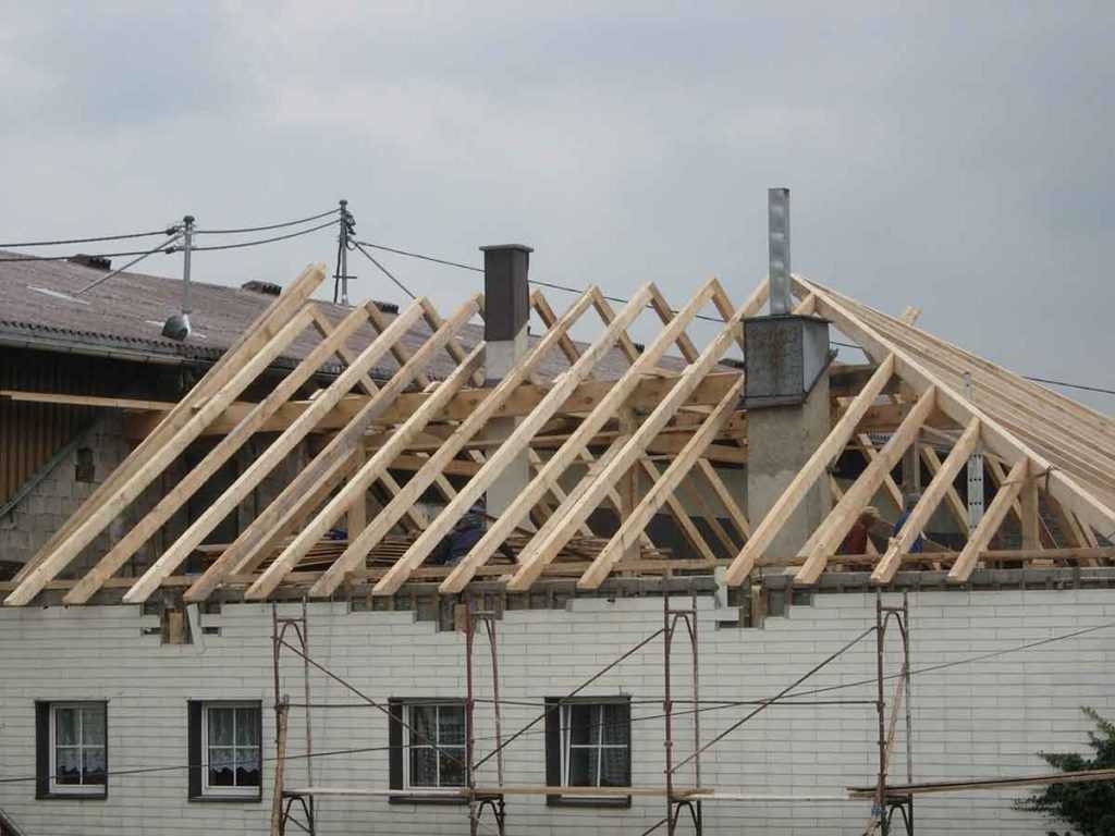 Dachsanierung Dachdecker renovieren